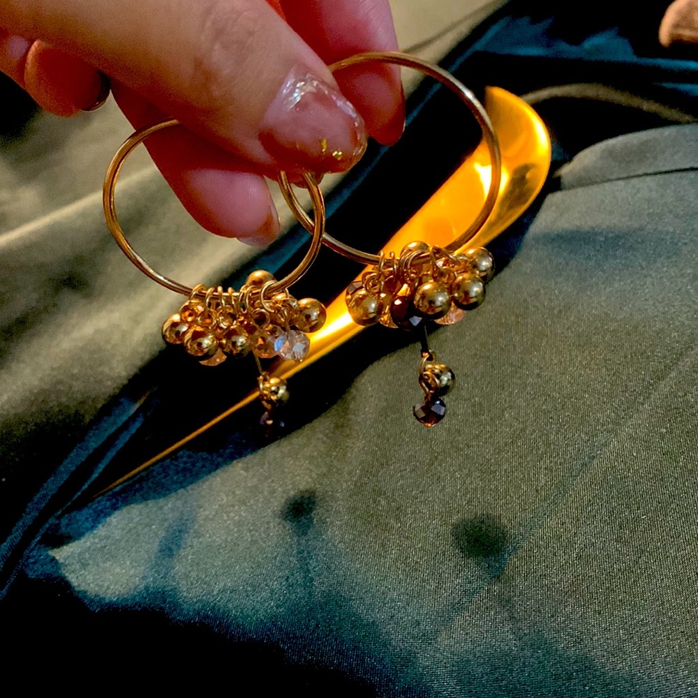 ♥️$5/20♥️ Luxury purple gold tone earrings - Picture 4 of 4